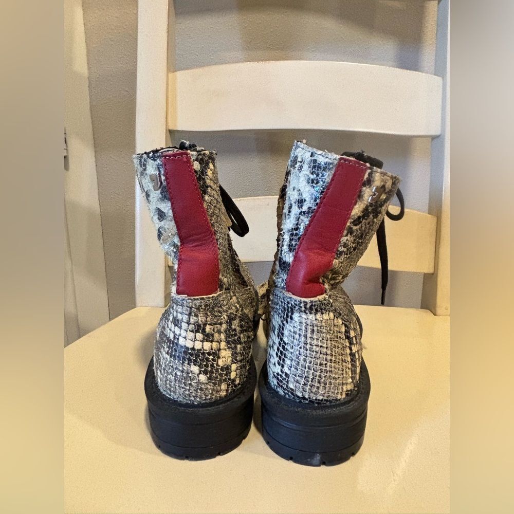 Salt+Umber Snake Embossed Combat Boots Red Heel Lug Sole Size 40 Bikercore - Picture 9 of 11
